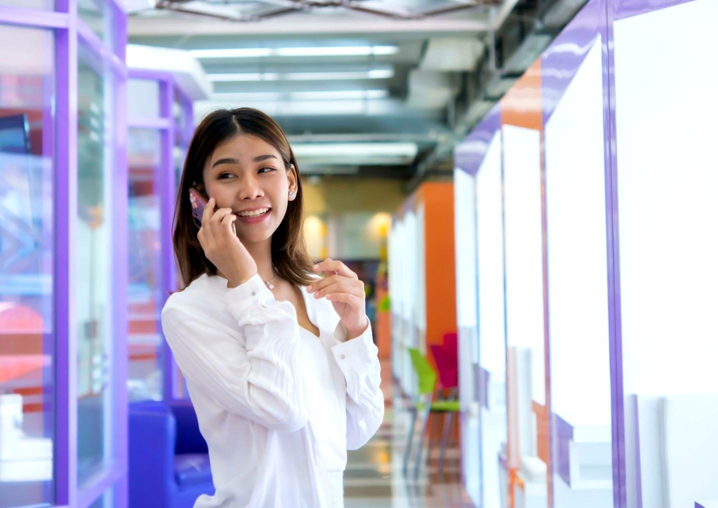 Students working with SEO analysis tools